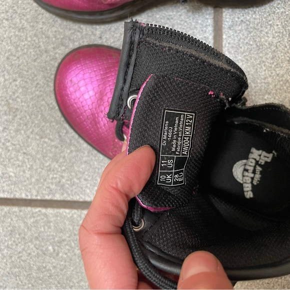 Toddler Girls Dr Marten Lace up Boots - Picture 2 of 6